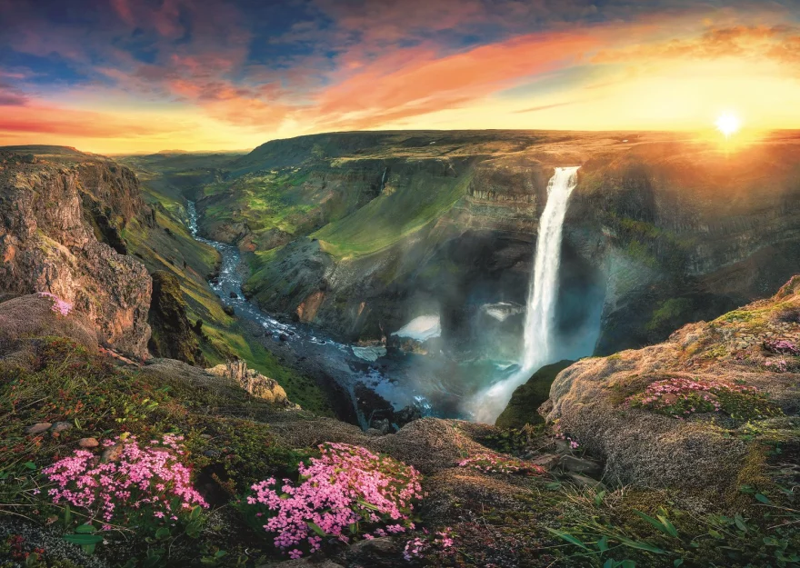 Trefl Puzzle Vodopád Háifoss, Island 2000 dielikov